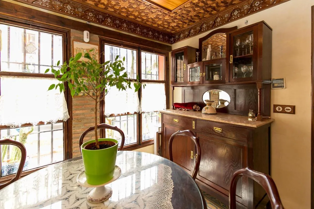 Charming Andalusian House - Free Parking Villa Granada Spain